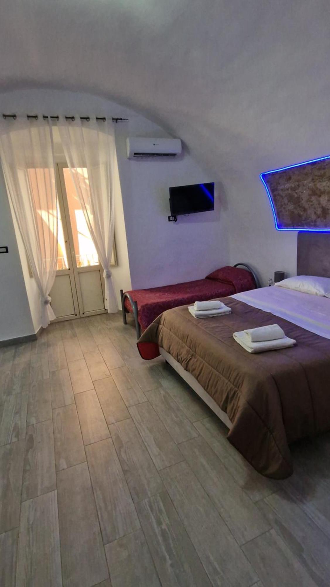 Appartamento Intero Casa Vacanze Espo Naples Luaran gambar